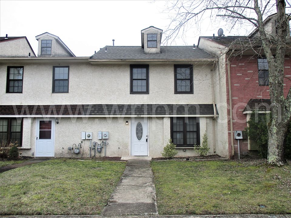 1st image of 909 Blake Dr