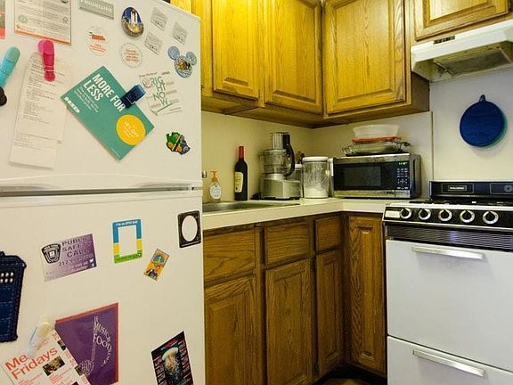 4th image of 249 E 31st St APT 2