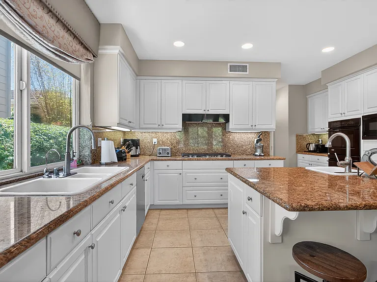 23611 Marin Way — Photo 8