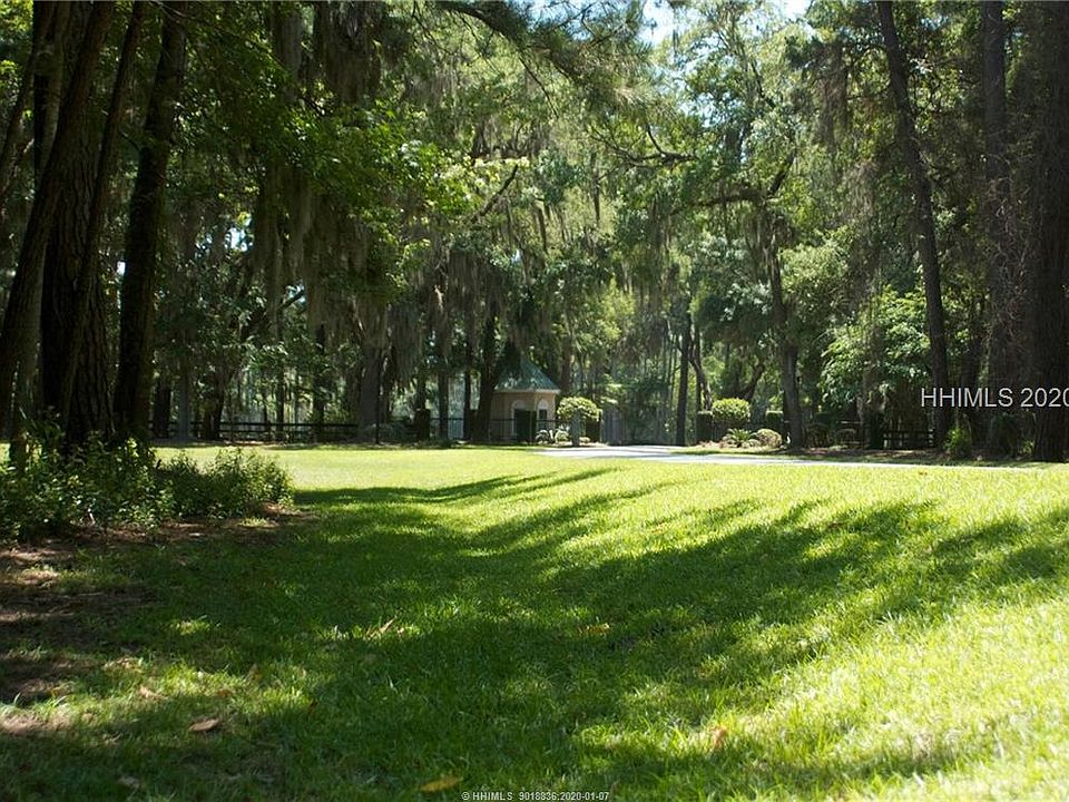 1st image of 26 Masters Dr