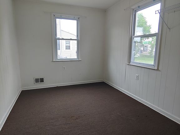 Small room just off kitchen