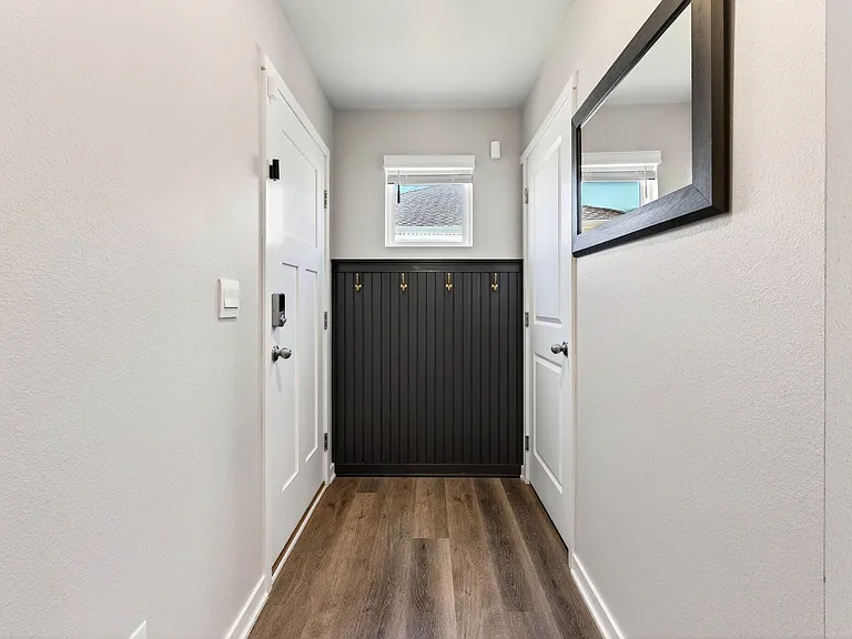 9438 Reynolds St — Photo 2