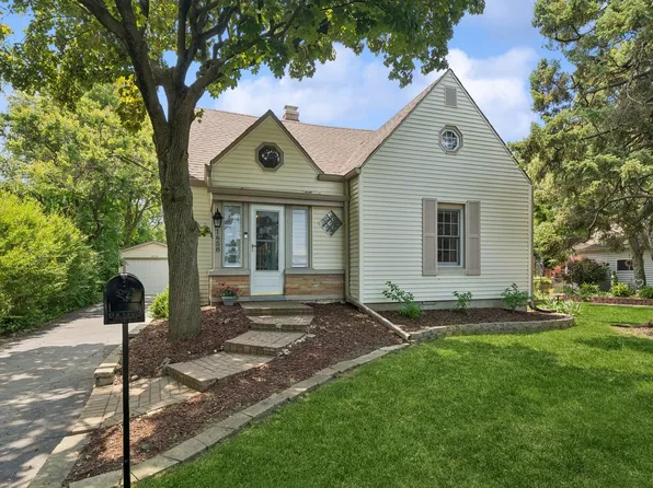 1658 Orchard Ln, Northfield, IL 60093