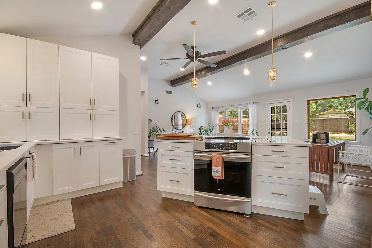 3 bed, 2.0 bath, 1582 sqft, $2,450 — Photo 4