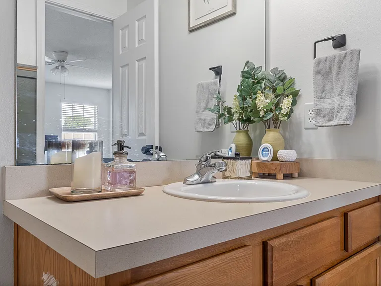 503 Sullivan St NW #F — Photo 36