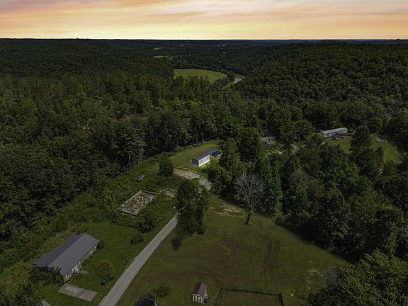2nd image of 300 Short Hollow Rd