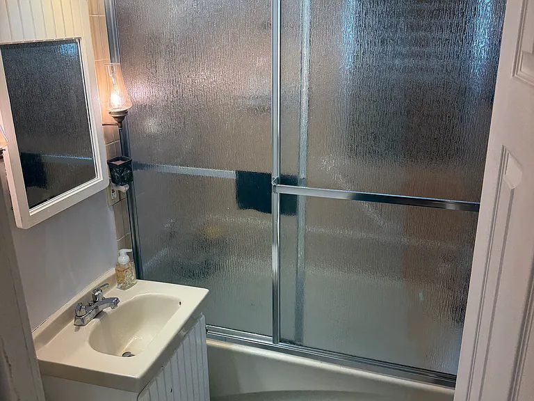 417 Giles Ave — Photo 8