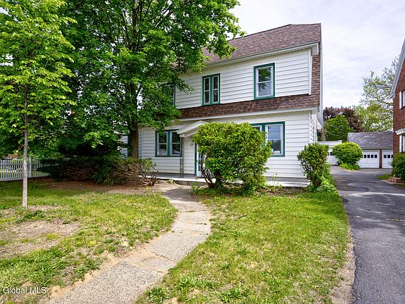 2nd image of 979 Washington Avenue