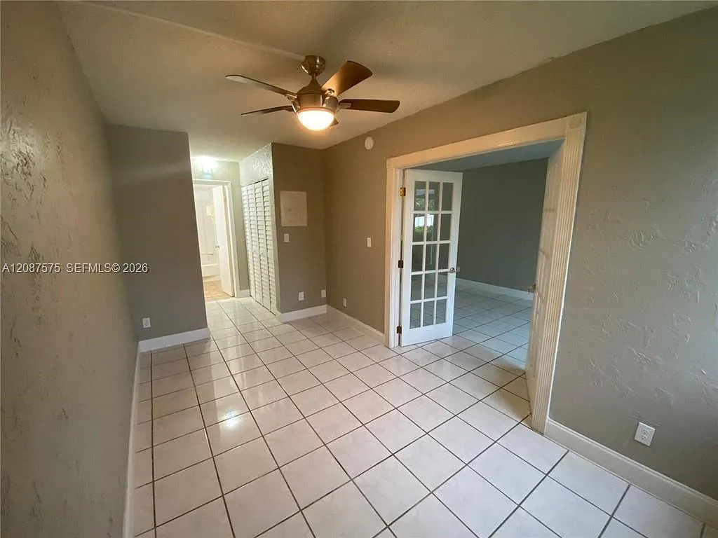 2771 Riverside Dr — Photo 3