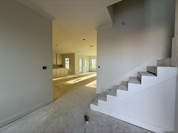 2nd image of 3962 Waterbury Ave