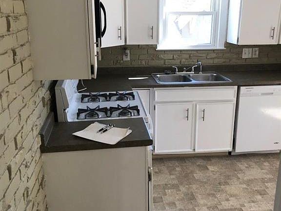 3rd image of 106 Cotton St