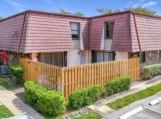 7496 Courtyard Run E #35, Boca Raton, FL 33433