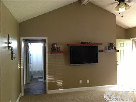 5th image of 502 Highland Dr