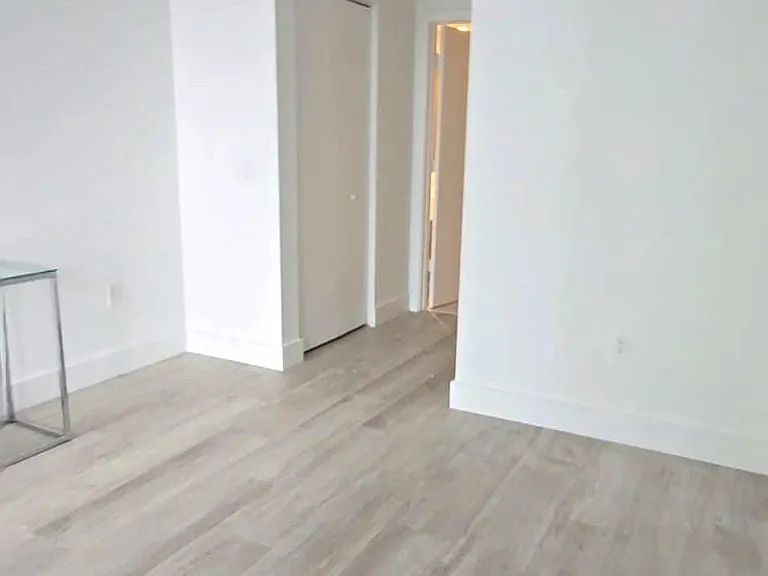 3401 NE 1st Ave — Photo 6