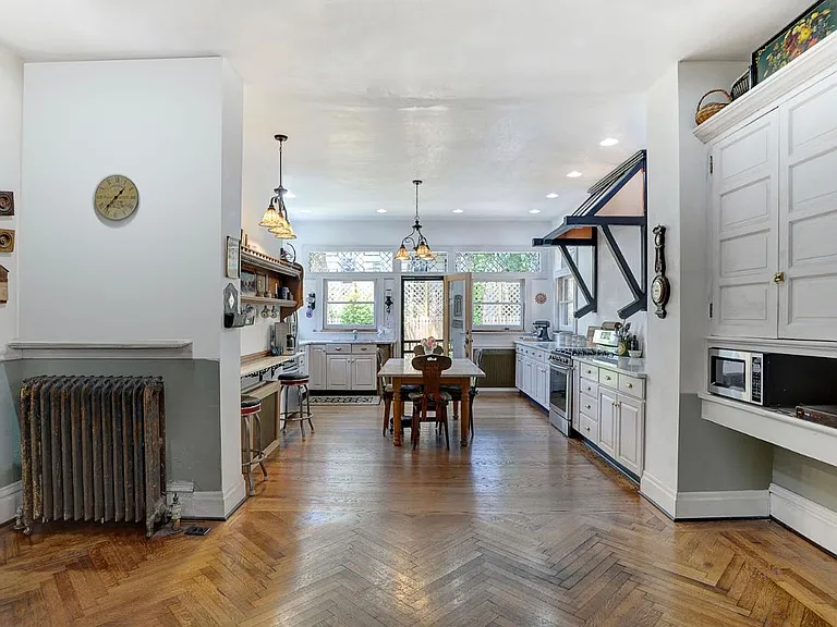 150 Stratford Ave #A — Photo 1