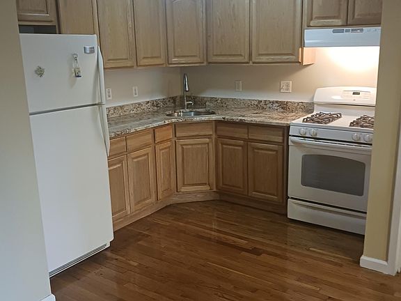 4th image of 832 E 218th St APT 1