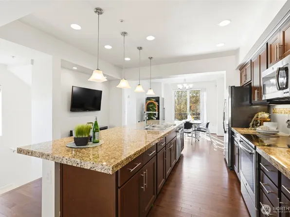 10175 156th Court NE #105, Redmond, WA 98052