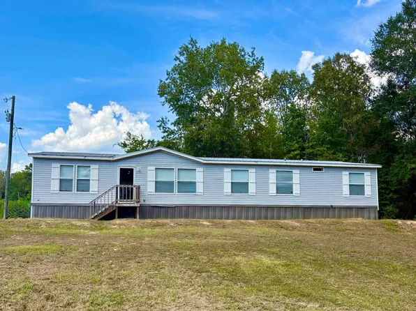 447 County Road 338, De Berry, TX 75639