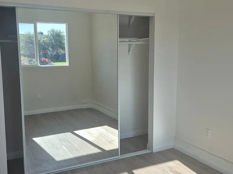 21212 Marigold Ave — Photo 4