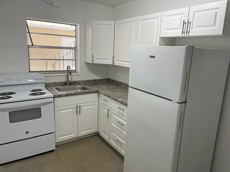 1st image of 16135 NE 19th Ct #2
