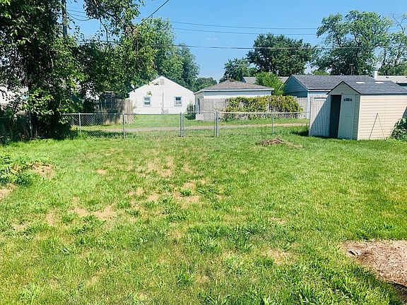 2nd image of 2445 Vermillion St