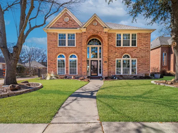 8525 Castle Creek Rd, North Richland Hills, TX 76182