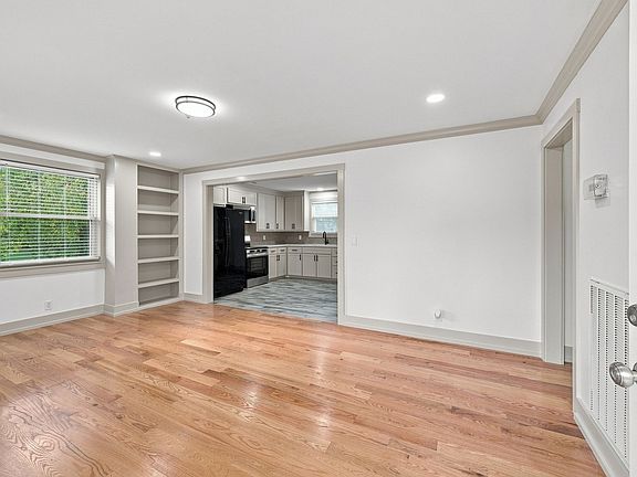2nd image of 890 Irma Ct