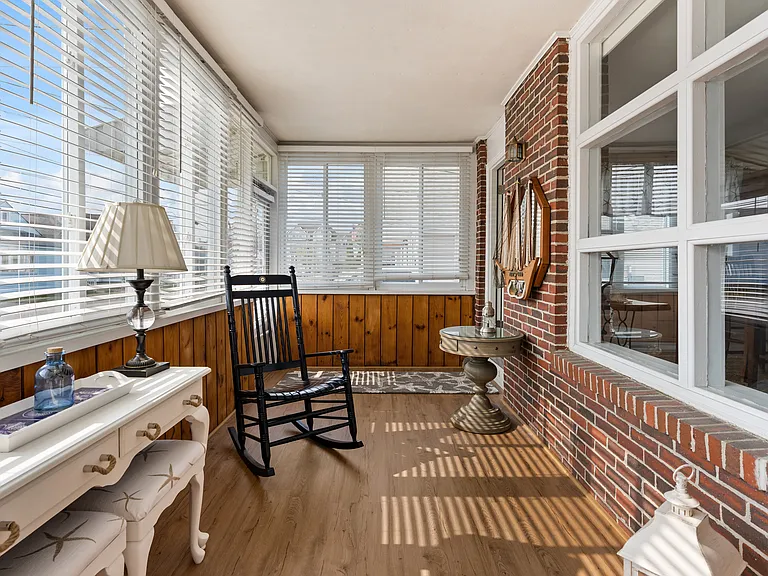 12 Harris Ave — Photo 14