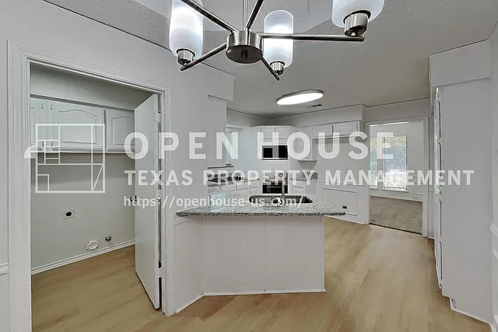 3213 Sugarbush Dr — Photo 5