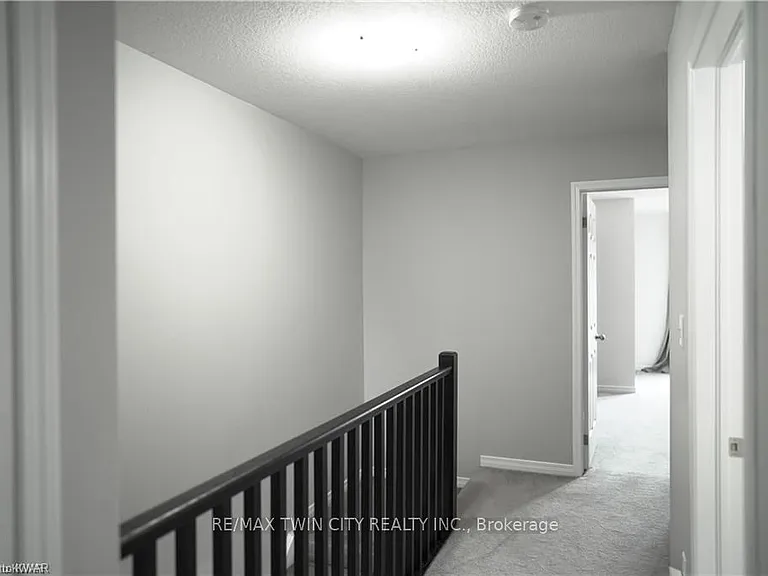 76 Meadowridge St — Photo 29