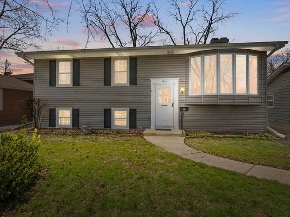 1010 E Elm St, Wheaton, IL 60189