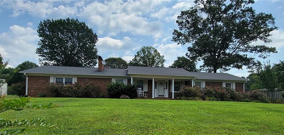 1st image of 395 Robinhood Rd