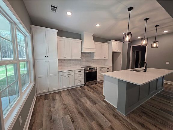 4th image of 1614 Lee Road 129
