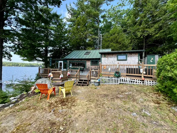 51 Fortune Circle, Surry, ME 04684