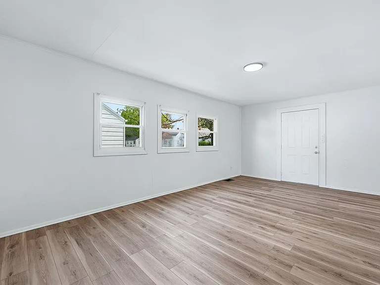 4014 Oliver St — Photo 10