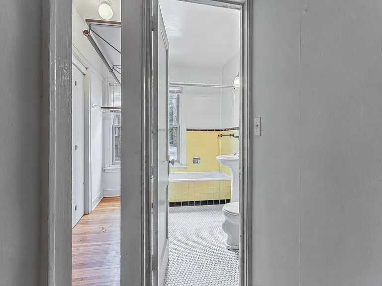 2219 Garfield Ave Apartments | Origen Living — Photo 35