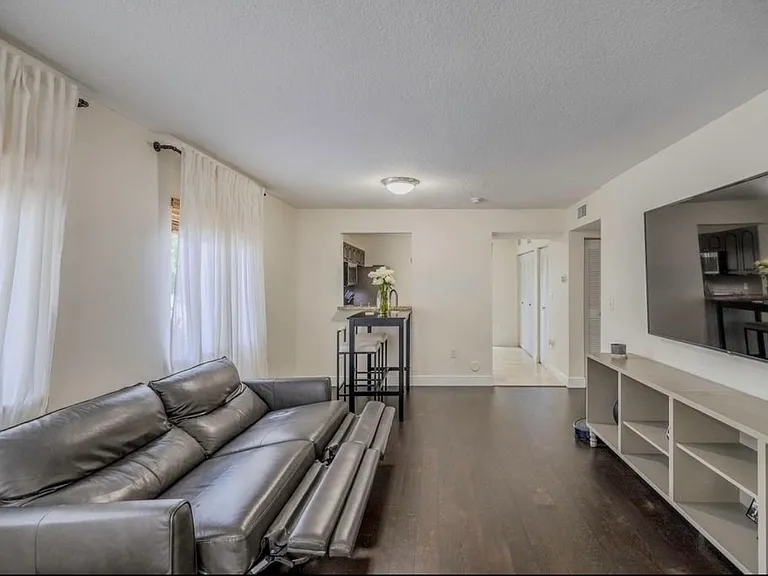 6245 SW 47th Mnr #101 — Photo 15