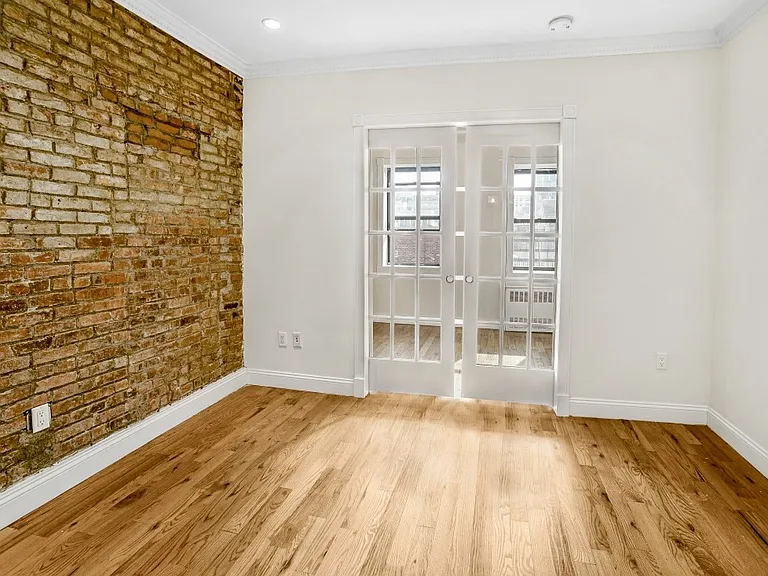 419 E 82nd St #2D — Photo 3