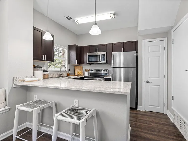 Isabella Apartment Homes — Photo 8