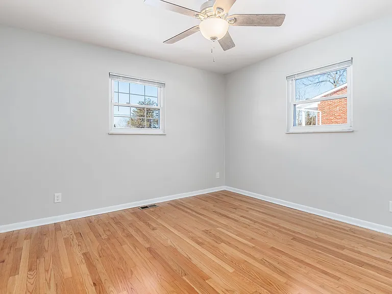 826 Doherty Rd — Photo 31