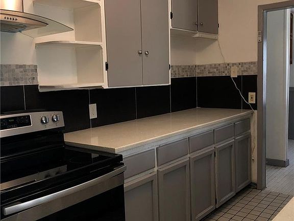 3rd image of 1122 Prince Dr