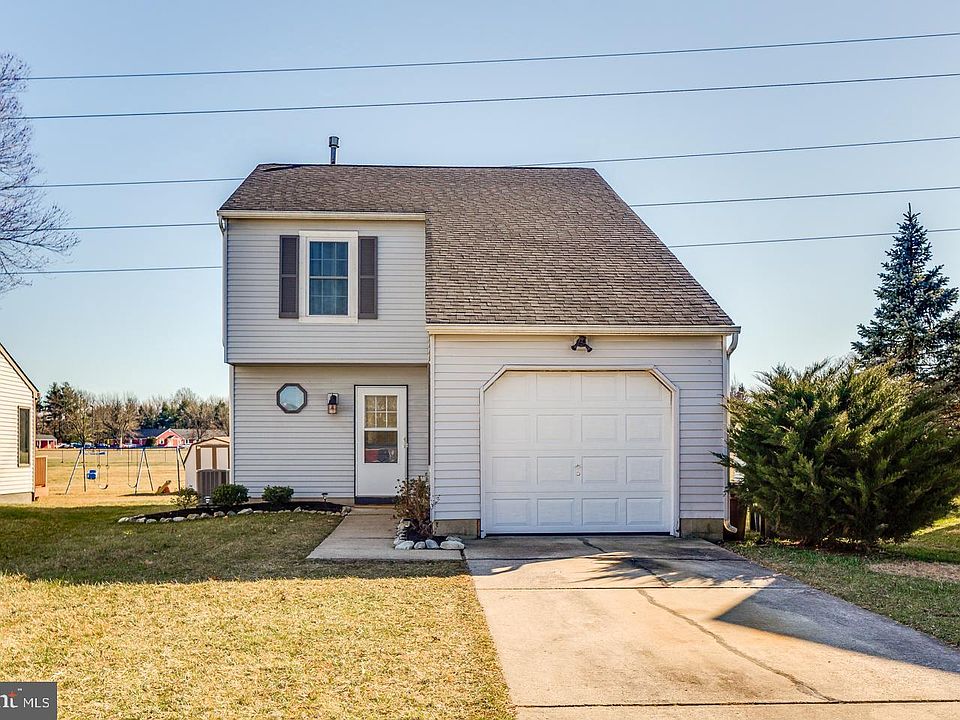 1st image of 546 Cormorant Dr