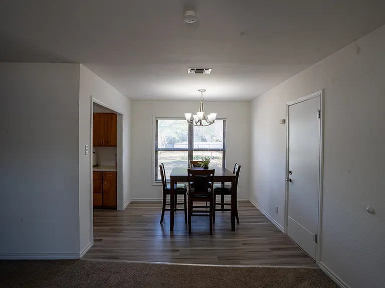 311 Iris St — Photo 3