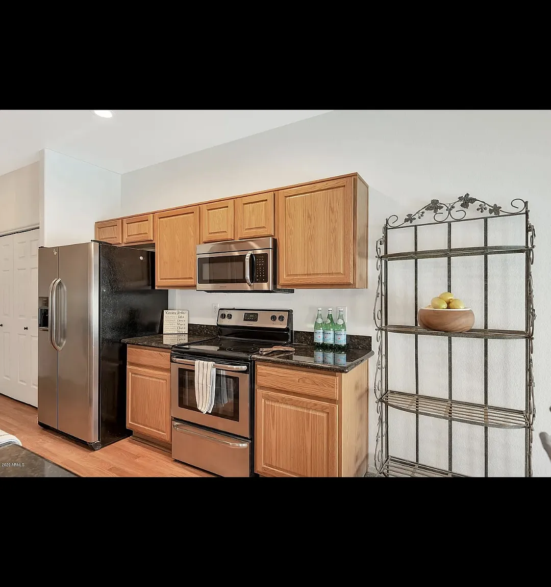 3 bed, 1565 sqft, $2,500 — Photo 2