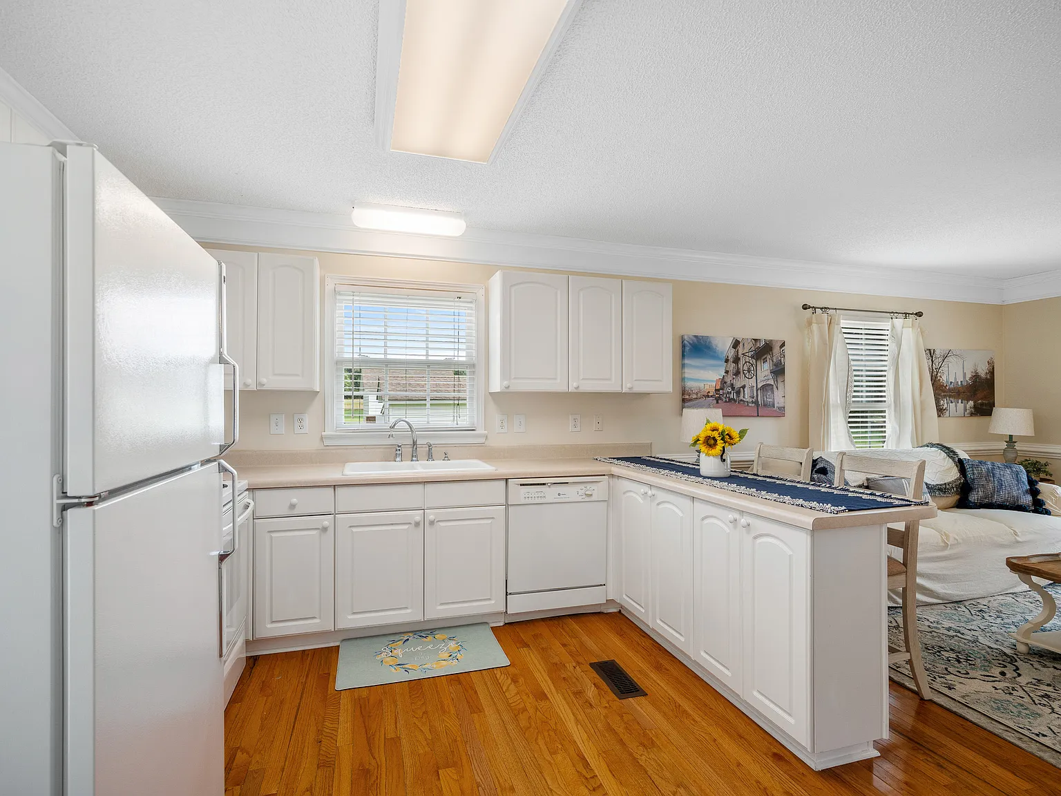 1 bed, 800 sqft, $2,100 — Photo 4
