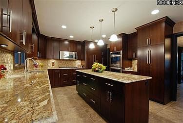 3rd image of 32560 Shadowbrook Dr