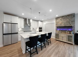102 Saint Ives Pl APT 301, Oxon Hill, MD 20745