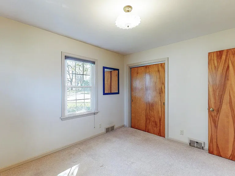 1835 Phelps Ave — Photo 19