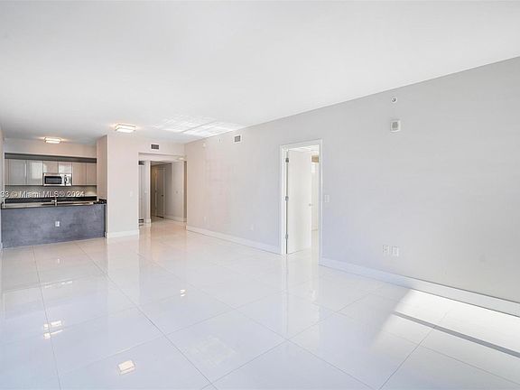 5th image of 1010 Brickell Ave #1905