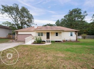 1176 Westwood Pl, Grayson, GA 30017